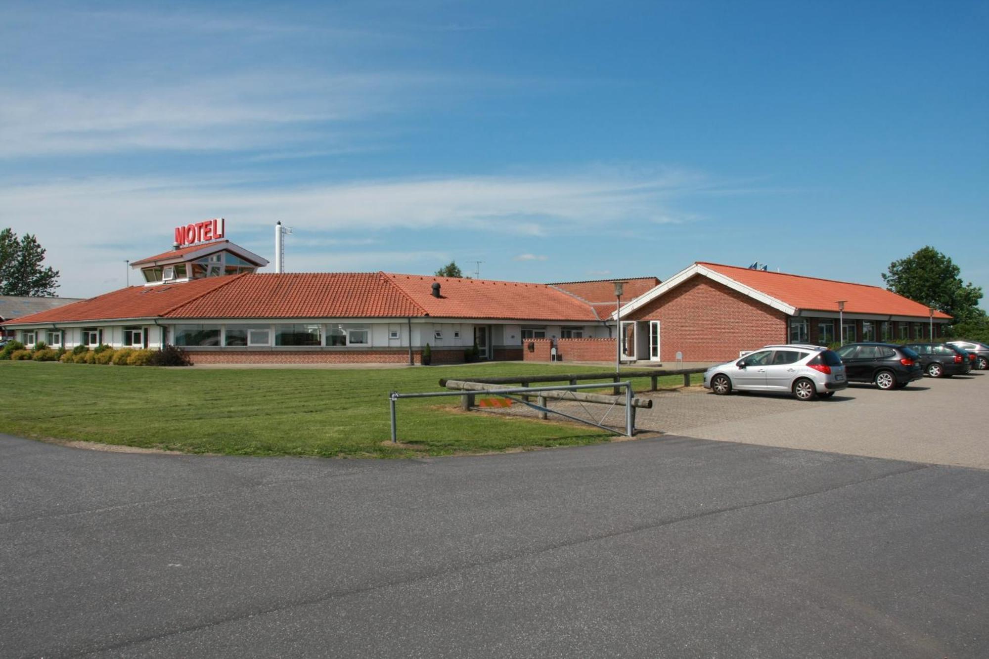 Motel Spar 10 Вибор Екстериор снимка